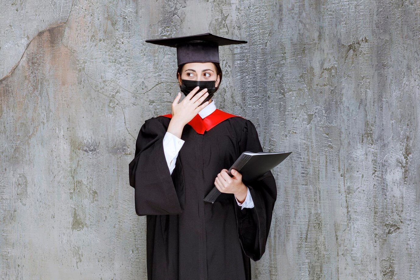What are the challenges of pursuing a law degree 